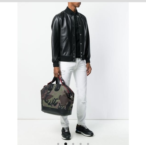 Givenchy - Picture 3 of 8